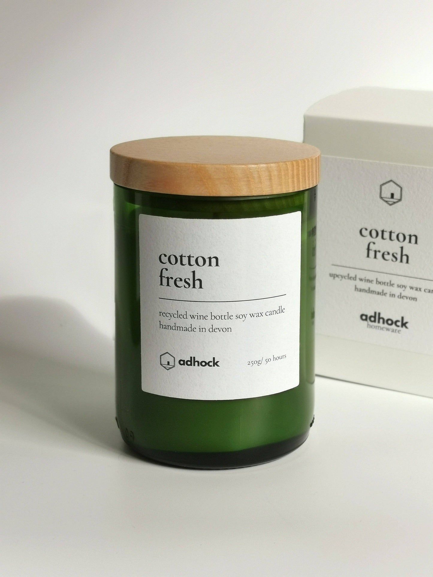 Cotton Fresh Wine Bottle Candle: Cotton Fresh / Brown