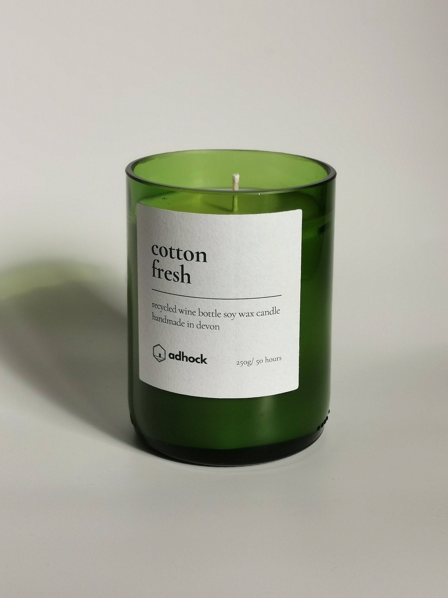 Cotton Fresh Wine Bottle Candle: Cotton Fresh / Brown