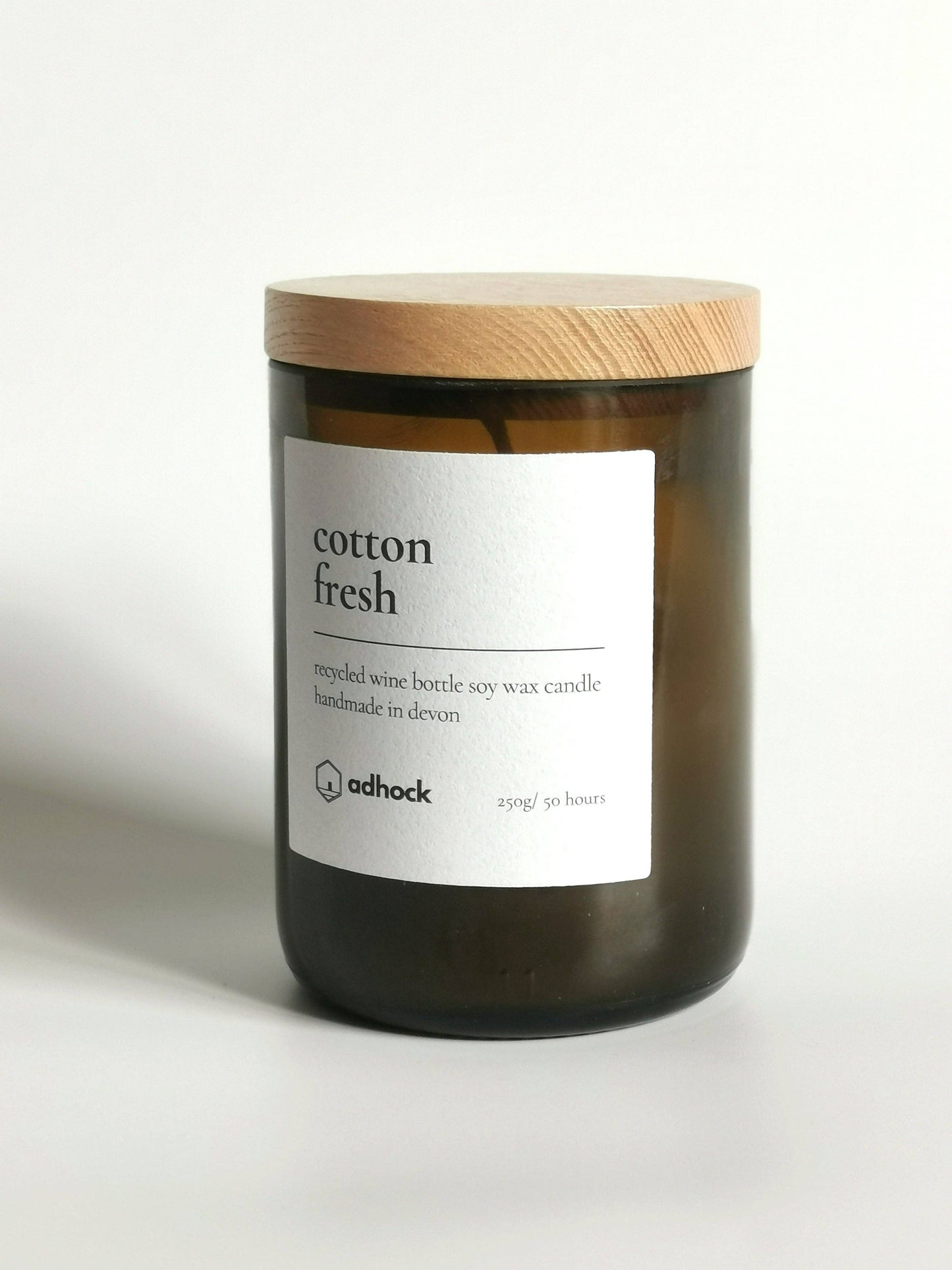 Cotton Fresh Wine Bottle Candle: Cotton Fresh / Brown